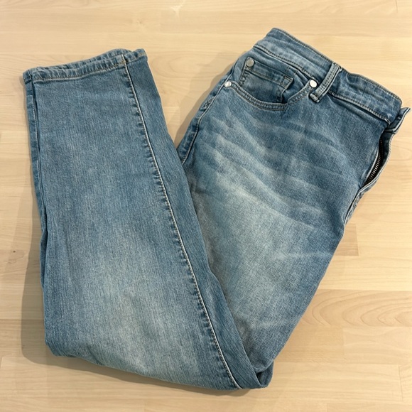Torrid Boyfriend Straight Jean Vintage Stretch Light Wash 14 Short - Picture 2 of 11